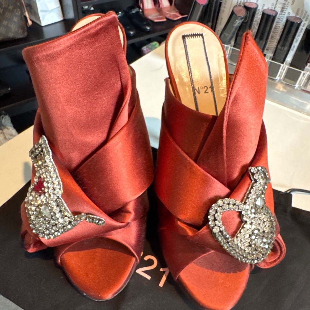No 21 (Numero 21) Gorgeous Rhinestone Heels